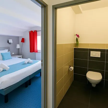 & Gil De France Cap D'agde