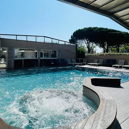 & Gil De France Cap D'agde