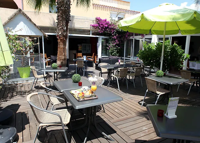 & Gil De France Cap D'agde